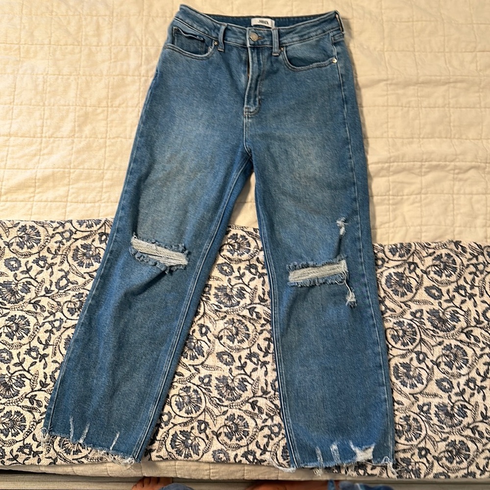 JBD stretchy fit jeans with frayed hem